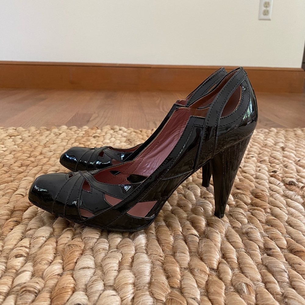 MIU MIU patent leather pumps